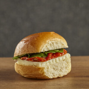 Mini Sanduiche – Queijo branco, tomate e alface